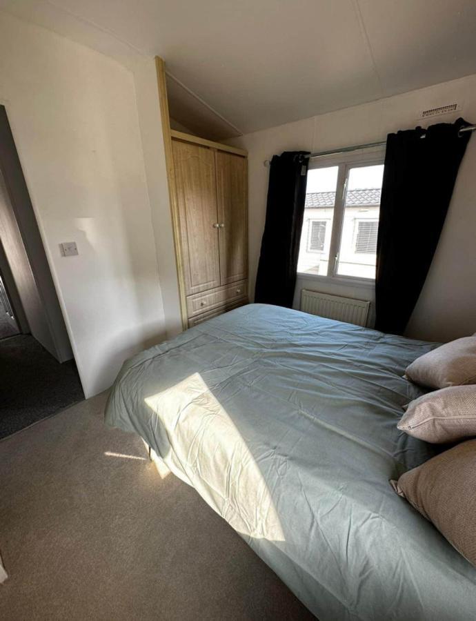 2 Bedroom Caravan With Sea Views Eastchurch Exteriér fotografie