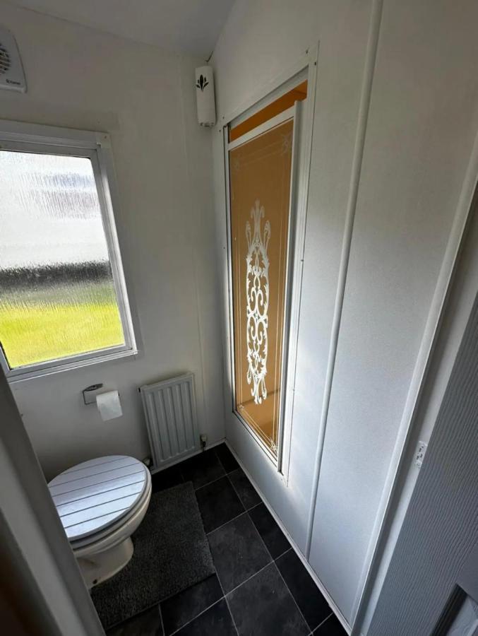 2 Bedroom Caravan With Sea Views Eastchurch Exteriér fotografie