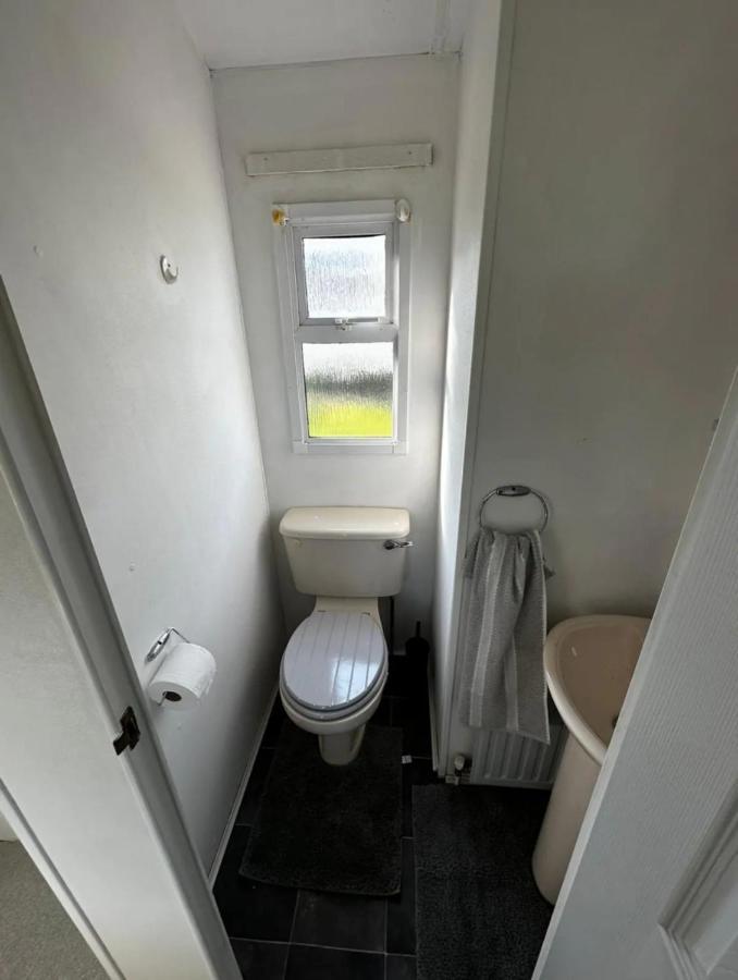 2 Bedroom Caravan With Sea Views Eastchurch Exteriér fotografie